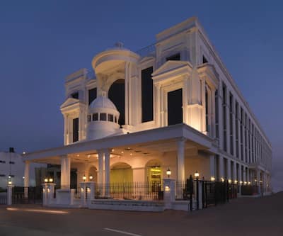 https://imgcld.yatra.com/ytimages/image/upload/t_hotel_yatra_city_desktop/v1432037602/Domestic Hotels/Hotels_Shimoga/Royal Orchid Central/facade.jpg